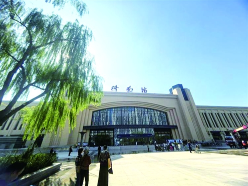 新建北站房投用后将实现南北双向进出站,为旅客带来更加便捷、舒适的出行体验